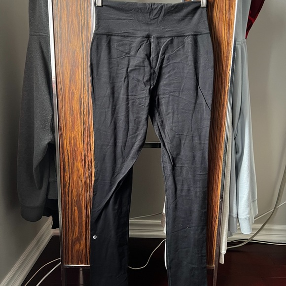 Lululemon Legging/Joggers - Picture 2 of 5